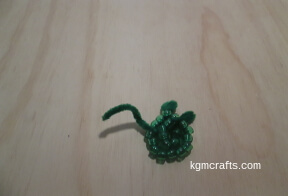step 5 bend the pipe cleaner under the center beads