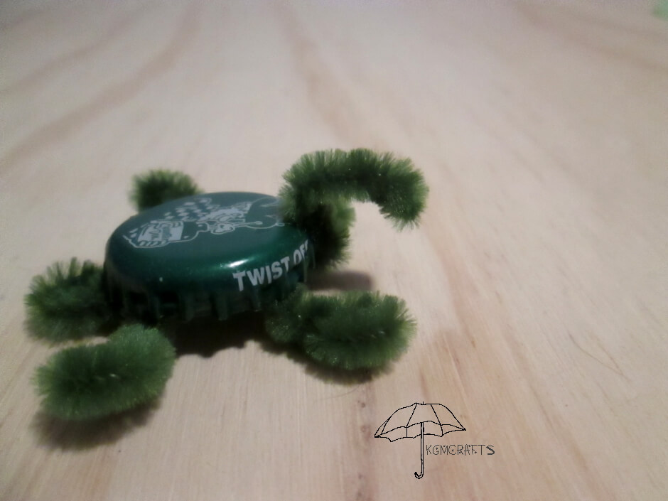 green bottle cap and pipe cleaners bottle cap turtle