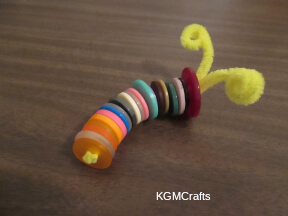 fold the ends of the pipe cleaner