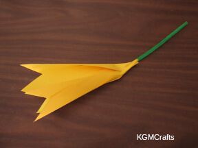 step 5 attach the petals to the pipe cleaner