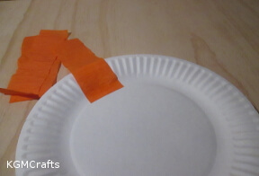 streamer lion step 1 glue the streamer to the rim of the plate