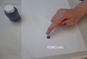 finger painted grapes step 1 with finger add a dot of paint to paper