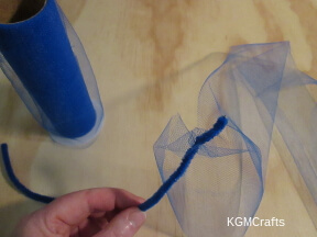 net step 1 thread the tulle onto the pipe cleaner