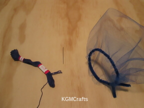 step 2 bend the pipe cleaner