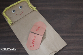 glue the bandage to the bag