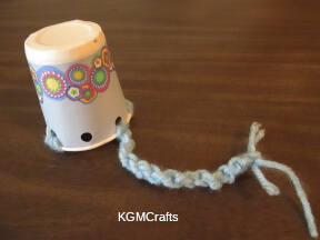 continue knotting until your reach the end