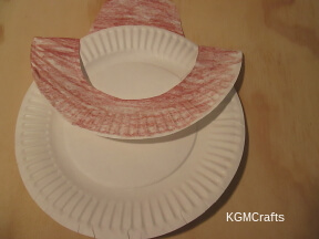 place the hat on the other plate