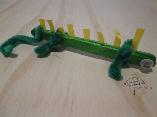 Popsicle stick iguana
