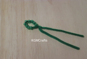pin step 1 place beads on pipe cleaner