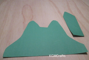 cut corn husk pieces