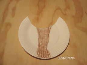 draw a trunk on one plate