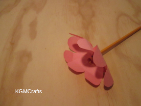 bend the ends of the flower