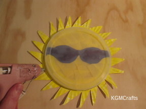 glue the lid to the plate